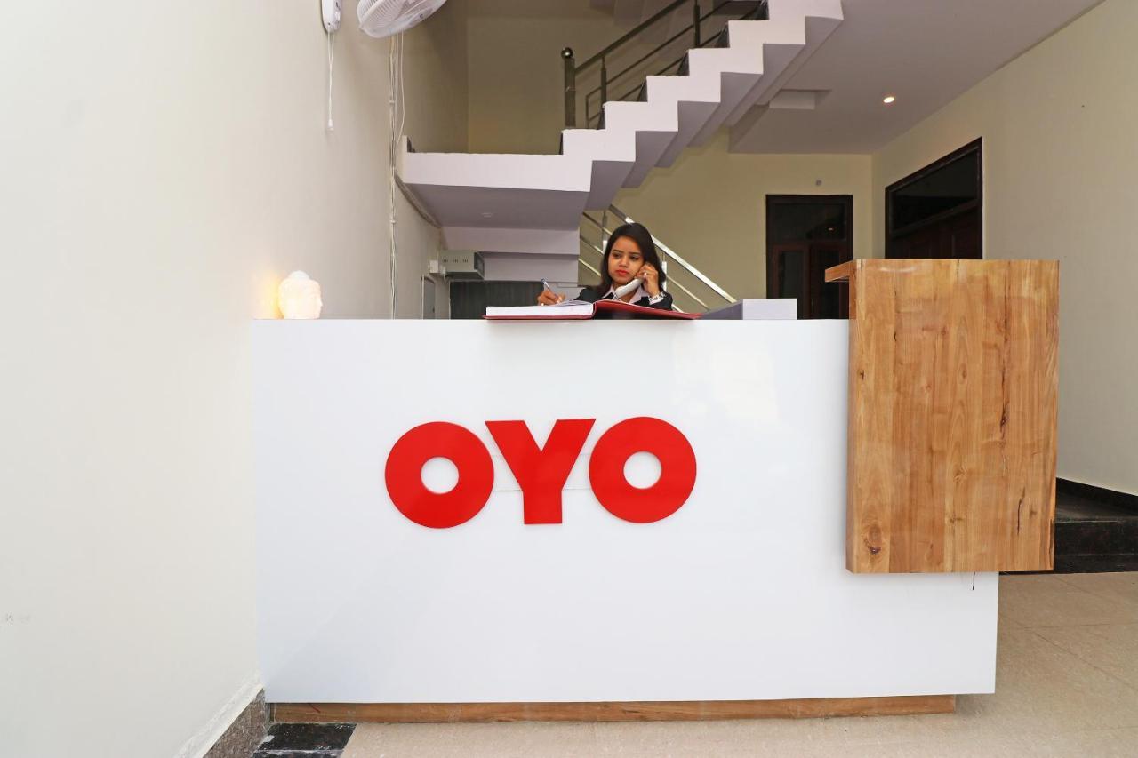 Capital O Hotel Royal Inn Near Gomti Riverfront Park Lucknow Zewnętrze zdjęcie